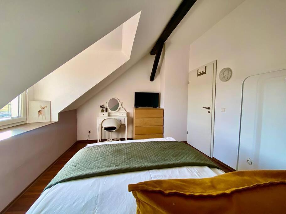 12: Privatzimmer Fuer Reisende Durch Koblenz Koblenz  Exterior photo